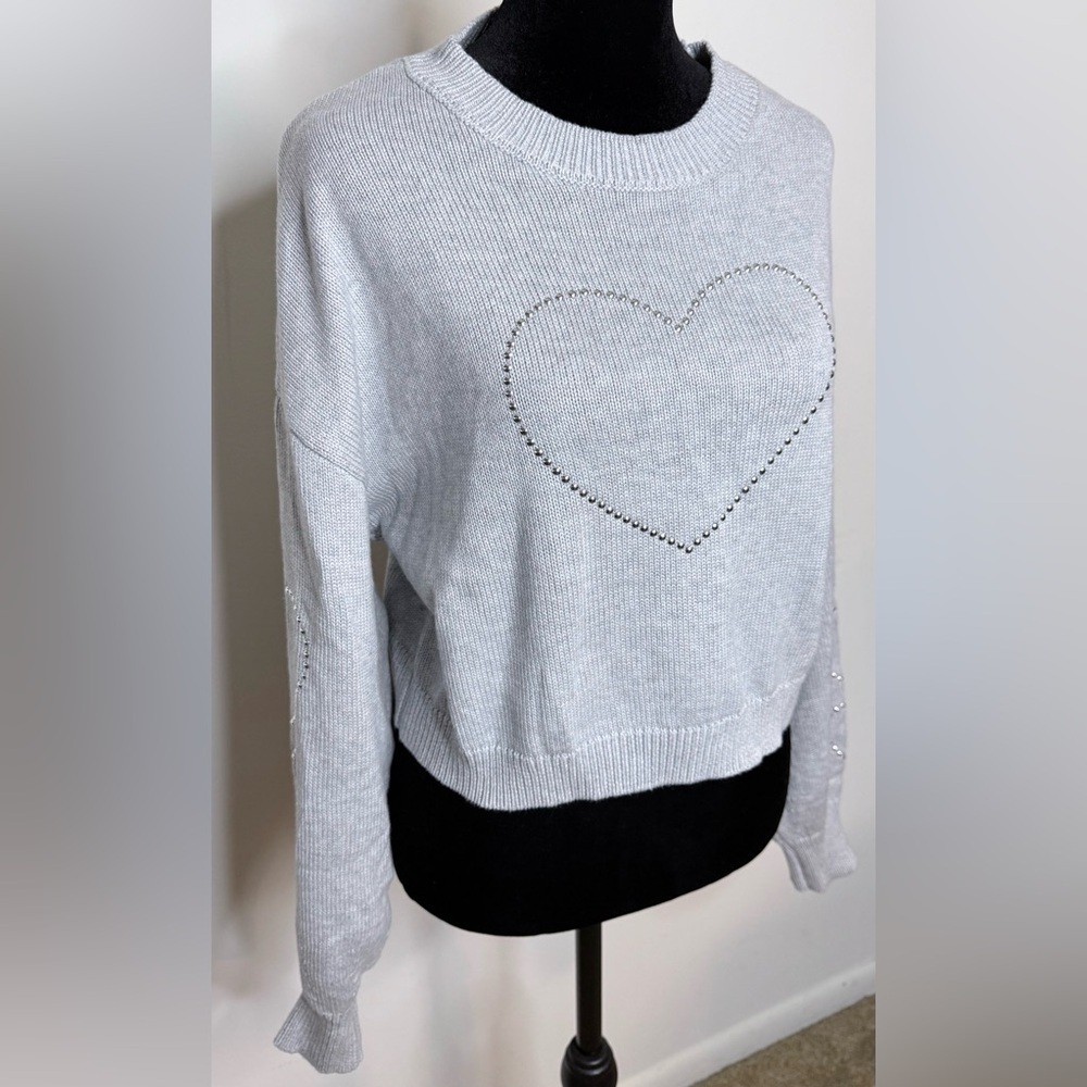 Madden NYC girly cute light gray cropped heart sweater ballon sleeves med